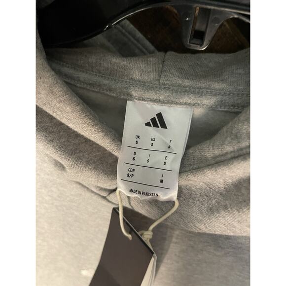 ADIDAS Logo Soft Hoodie Men’s Small Gray Original Center Pocket Athletic NEW - Picture 5 of 8